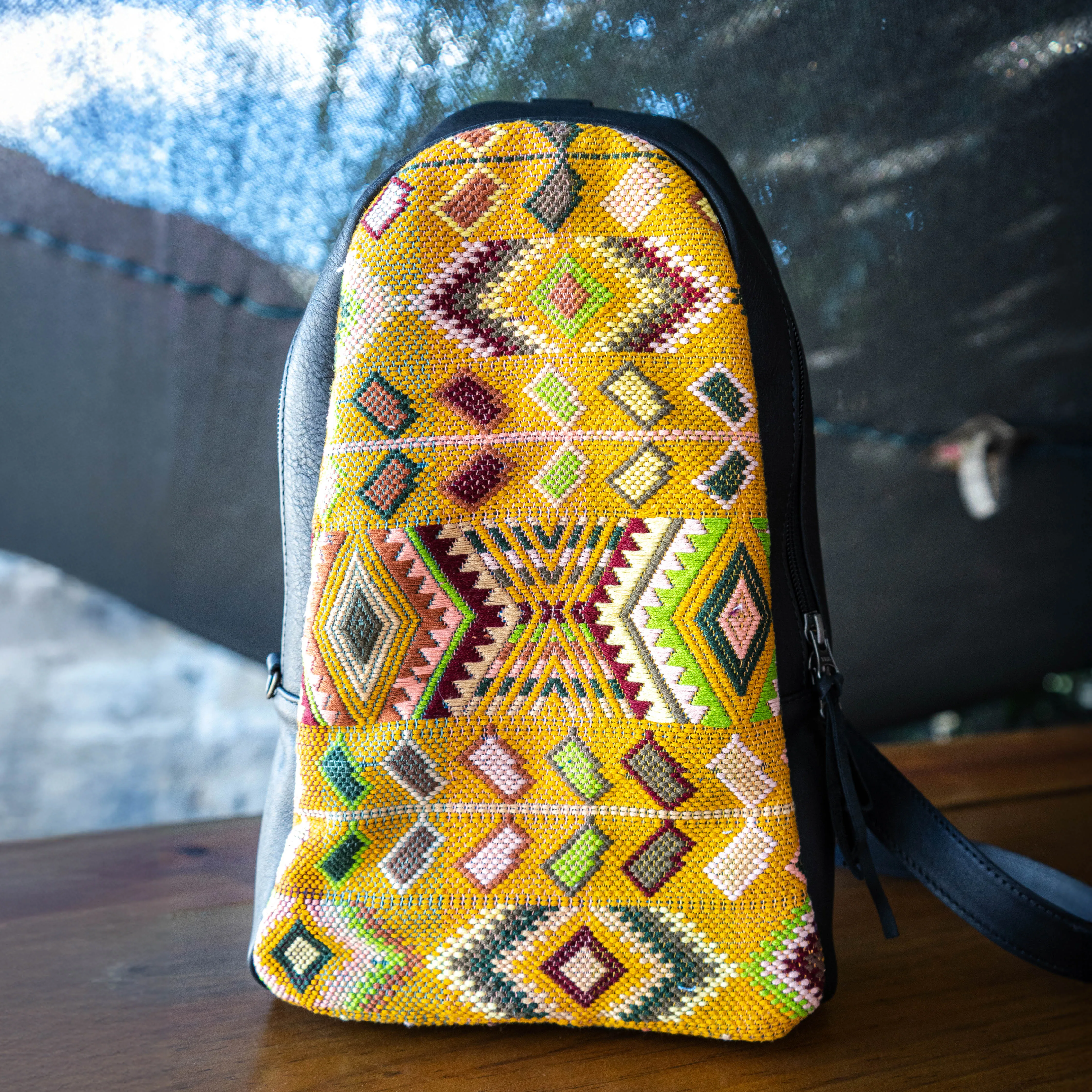 CROSSBODY SLING 2.0 - LARGE - H&S WHEAT - BLACK - NO. 15108