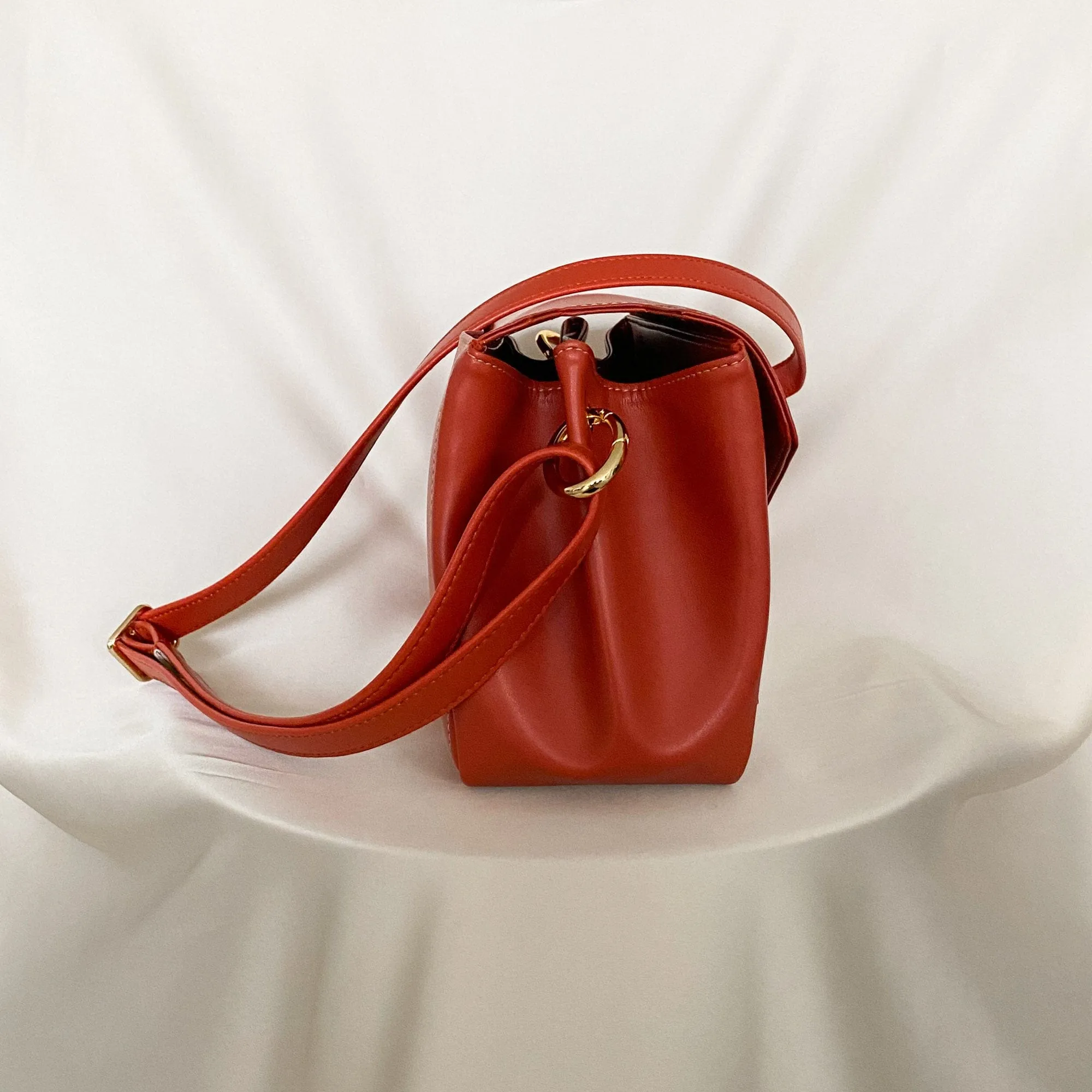 Daisy Maxi Vegan Apple Leather Crossbody | Terracotta