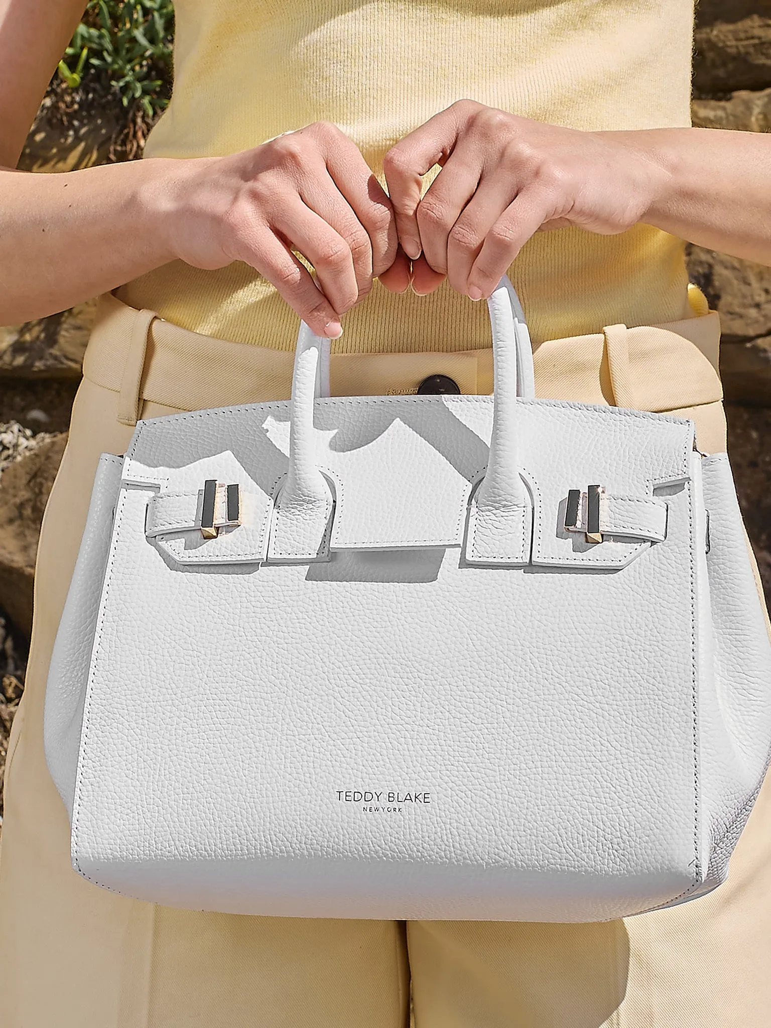 Gigi Stampato  11" - White