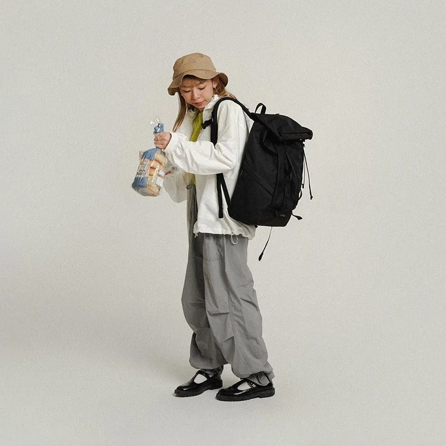 HELLOLULU Gio Utility Flap Backpack L Char.Black