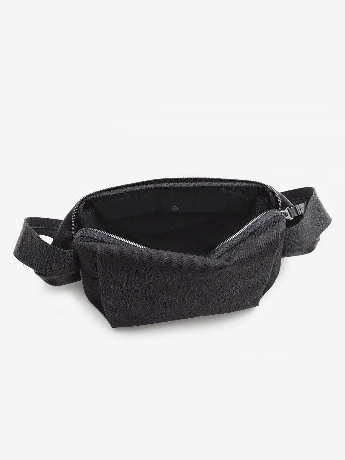 Isarau M Alias Leather Black