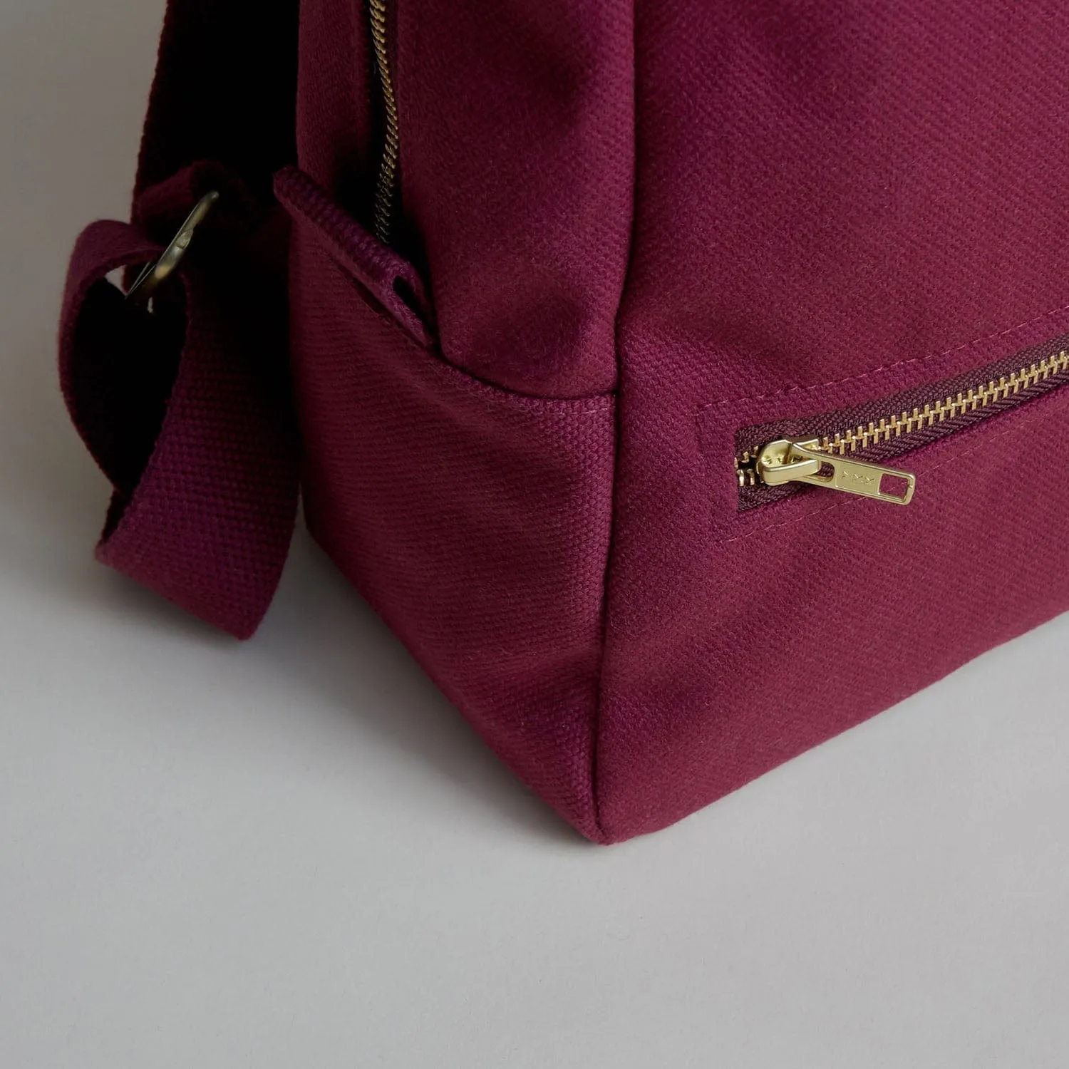 Natural Cotton Canvas Daypack | Bordeaux Red