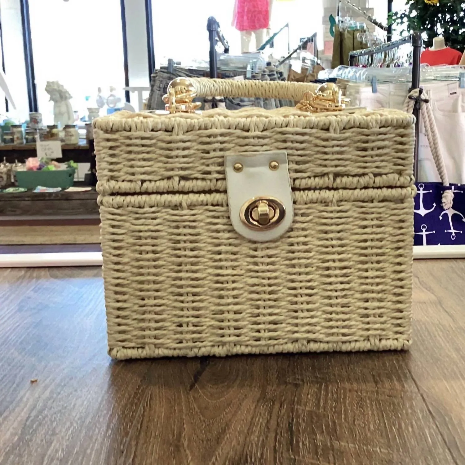 "lunchbox" Purse In Cream