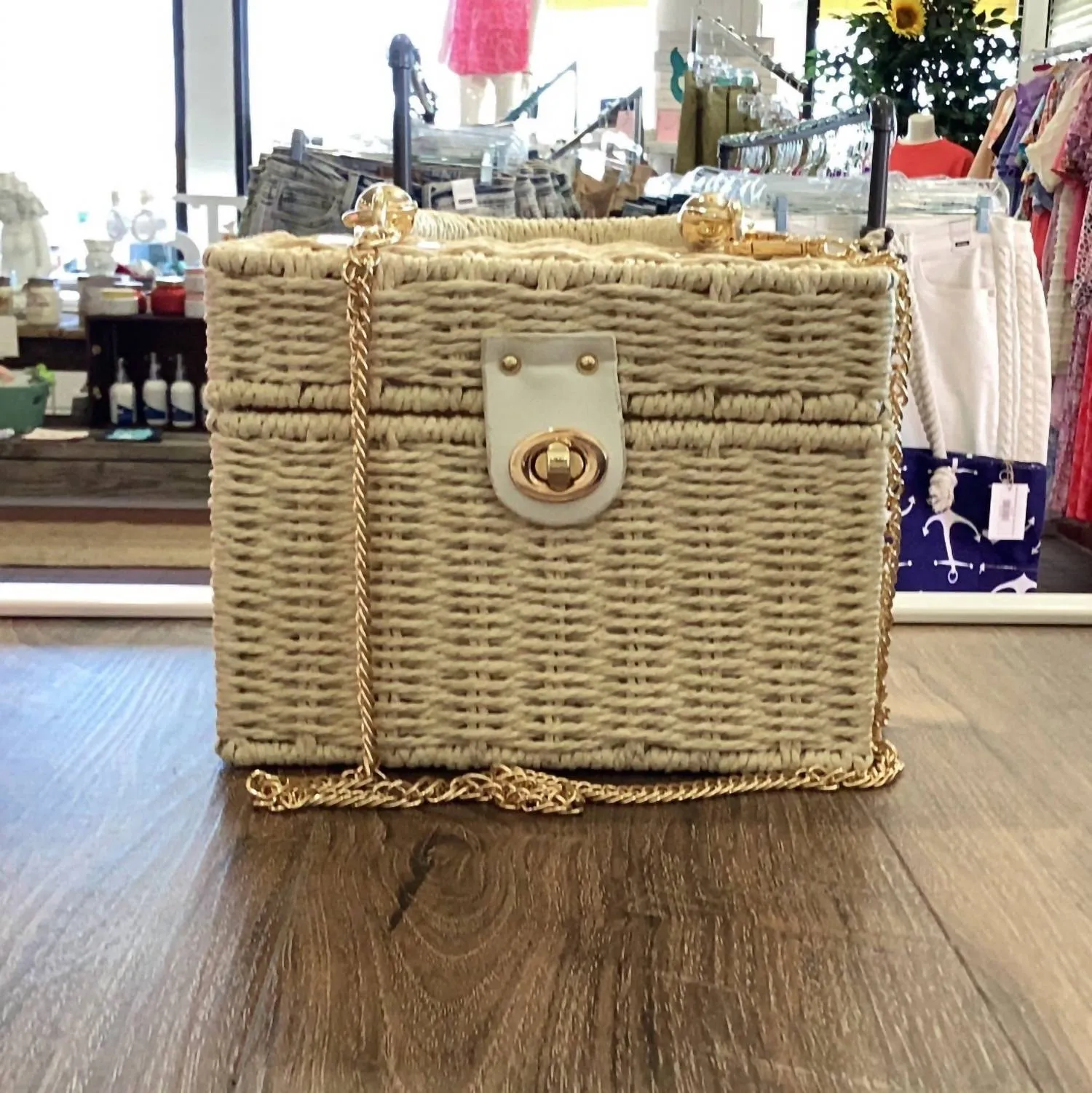 "lunchbox" Purse In Cream