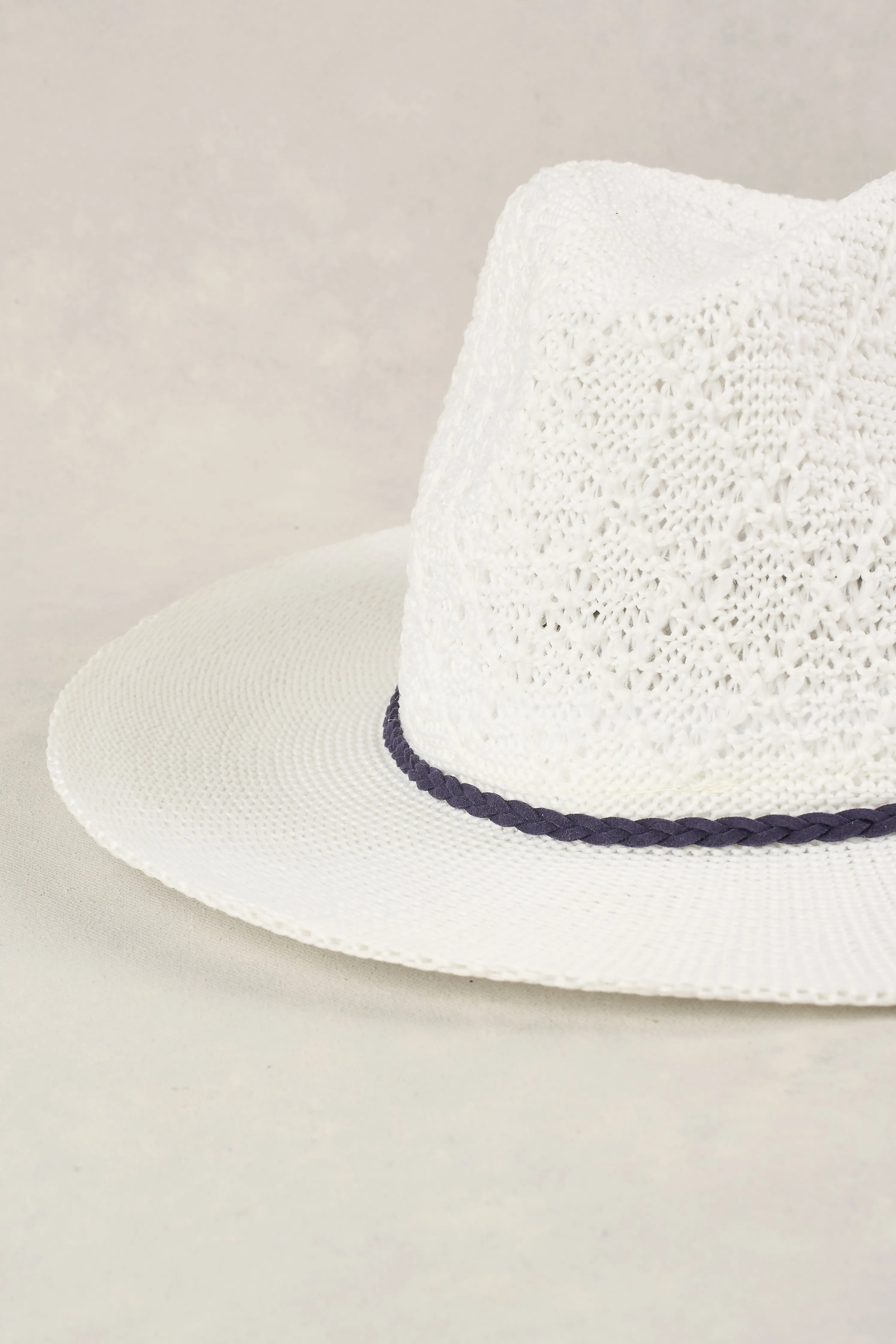 Serge Packable Fedora - White