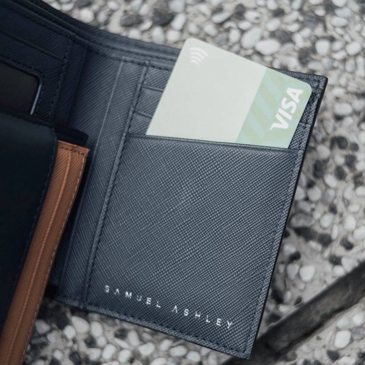 Warren Vertical Leather Wallet w/ Detachable Card Holder (RFID)