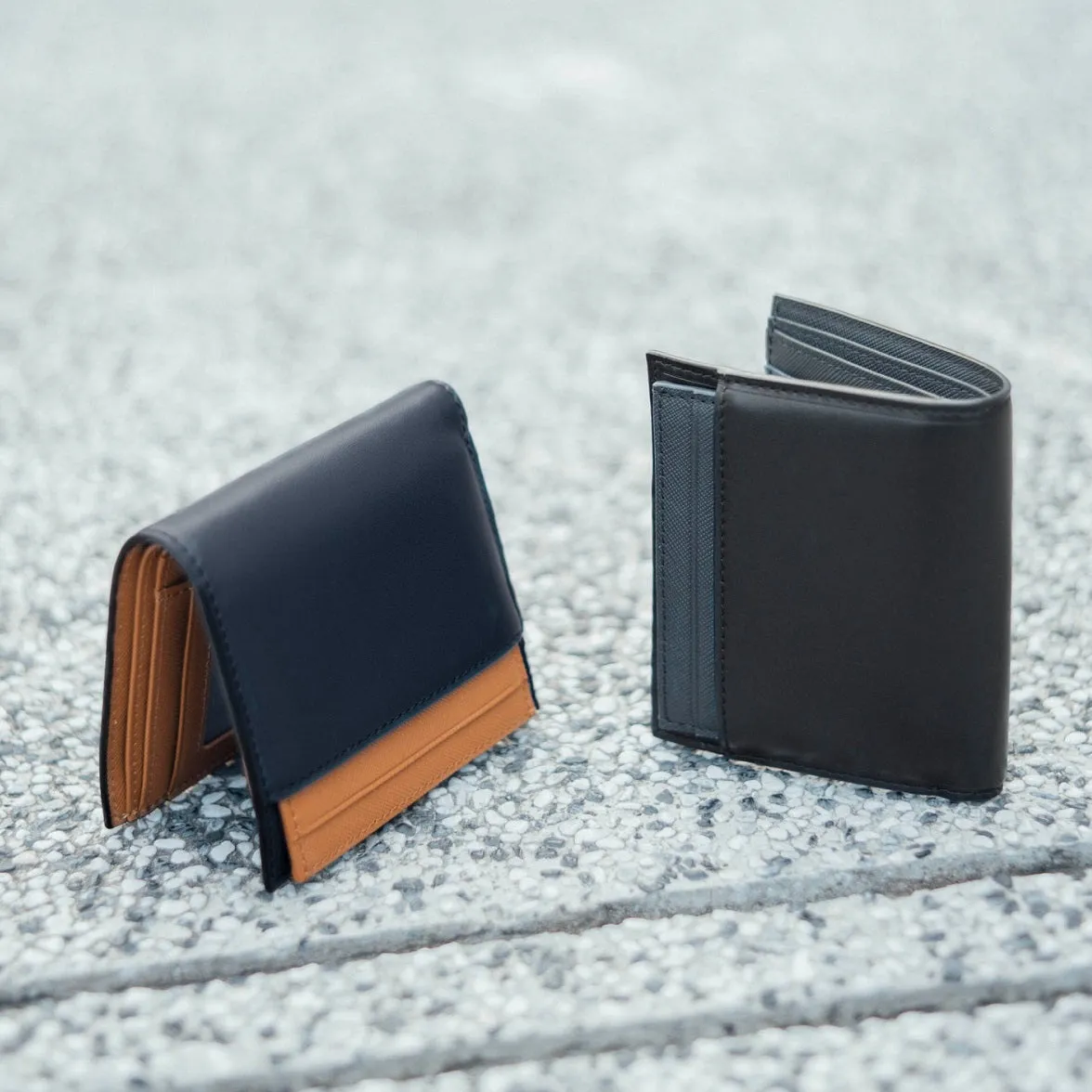 Warren Vertical Leather Wallet w/ Detachable Card Holder (RFID)